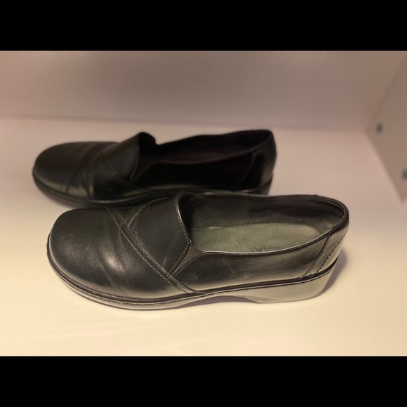 Clarks Black Leather Loafer Wedge - Picture 2 of 7